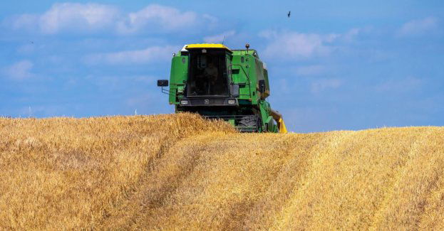 Tragiczny wypadek podczas prac w polu; nie żyją dwie osoby