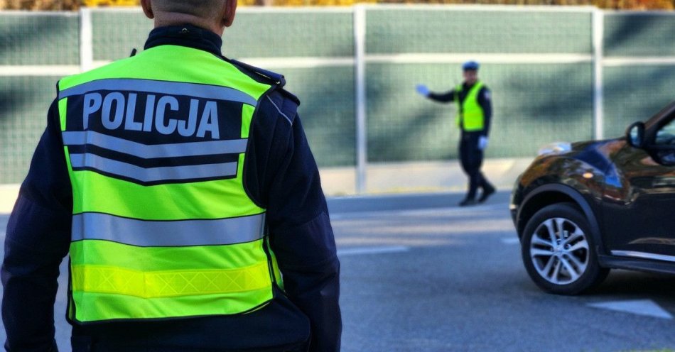 zdjęcie: Mieleccy policjanci zwiększają bezpieczeństwo pieszych i rowerzystów / fot. KPP w Mielcu