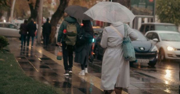 Poniedziałek pochmurny i z marznącymi opadami; nadchodzi ocieplenie