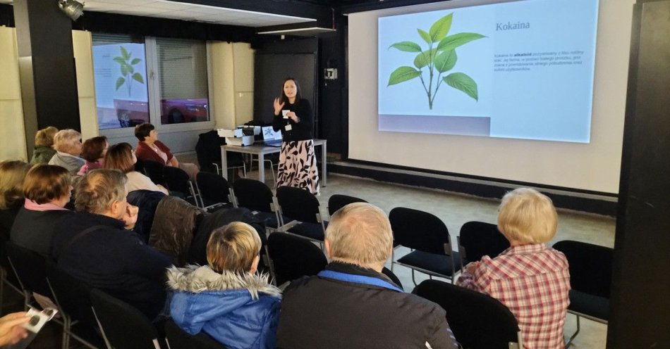 zdjęcie: Jak seniorzy w Bełchatowie mogą się chronić przed oszustami / fot. KPP w Bełchatowie