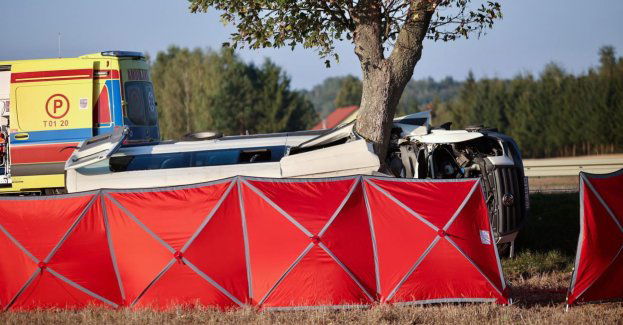 Odblokowana dk 74 w Lechowie po wypadku, w którym zginęły dwie osoby, a 17 zostało rannych