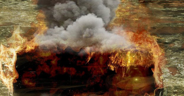 Na dk7 spłonął autobus, którym podróżowali żołnierze - nikt nie odniósł obrażeń