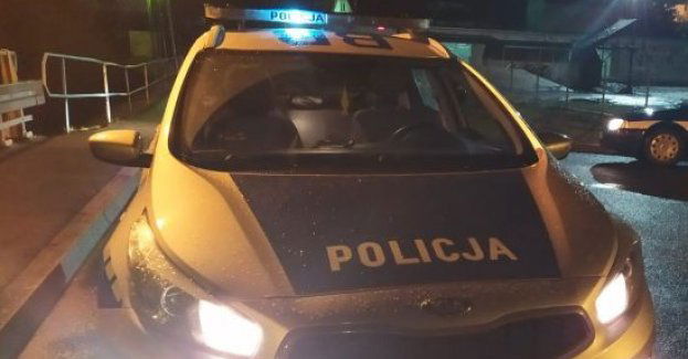 Znieważył policjantów i uszkodził radiowóz. Został zatrzymany