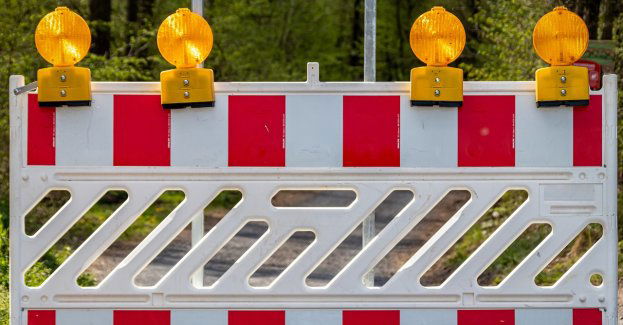 Jedna osoba zginęła w zderzeniu samochodu osobowego z ciężarowym w pobliżu miejscowości Sporysz; dk 25 jest zablokowana