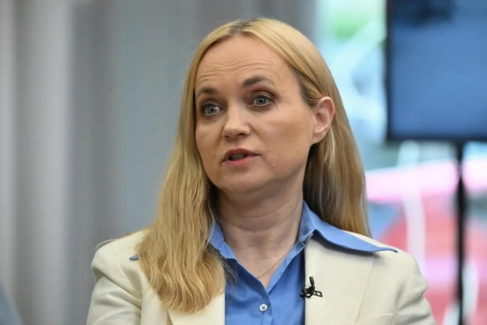 zdjęcie: Szefowa MZ: problemem ochrony zdrowia jest źle rozlokowana i źle wykorzystana kadra medyczna / Warszawa, 23.07.2026. Minister zdrowia Jolanta Sobierańska-Grenda podczas wywiadu dla Polskiej Agencji Prasowej w siedzibie PAP w Warszawie, 23 bm. (doro) PAP/Piotr Nowak