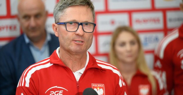 Trener Tomasz Kryk zakończył pracę z kadrą kajakarek