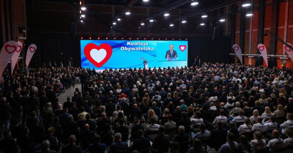 zdjęcie: PO, Nowoczesna oraz Inicjatywa Polska łączą się w jedną partię - Koalicję Obywatelską / Warszawa, 25.10.2025. Premier Donald Tusk przemawia na konwencji krajowej Platformy Obywatelskiej w ATM Studio w Warszawie, 25 bm. Podczas wydarzenia  szef rządu  ogłosił zjednoczenie PO z Nowoczesną i Inicjatywą Polską pod nazwą Koalicja Obywatelska.  (aldg) PAP/Paweł Supernak