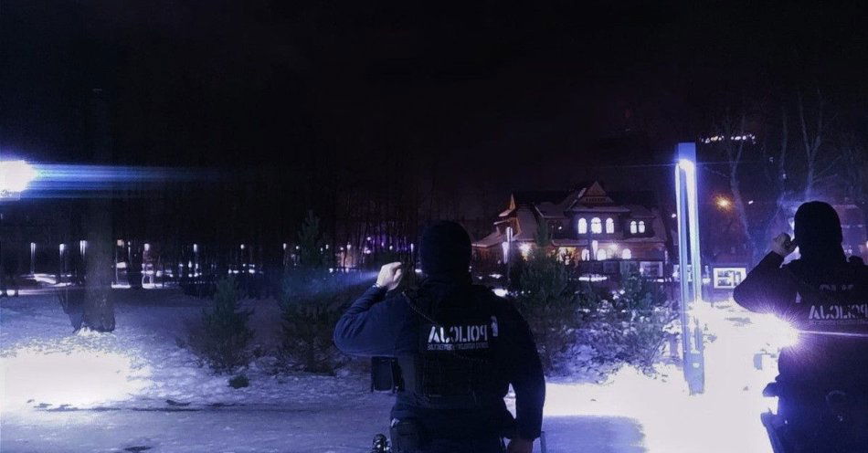 zdjęcie: Mieszkańcy Zakopanego ratują osoby zagrożone wychłodzeniem / fot. KMP w Zakopanem