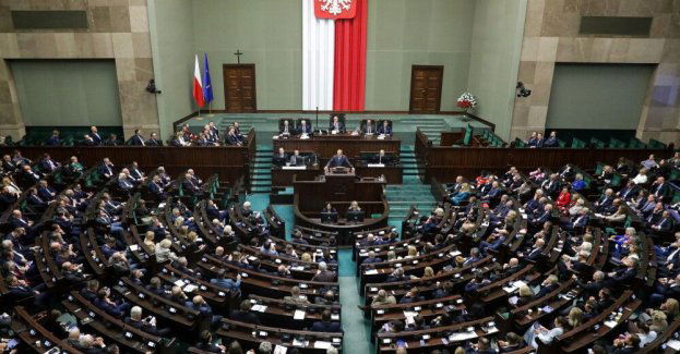 Sejm - debata o likwidacji CBA: rząd o patologii za PiS-u, opozycja o politycznej wendecie