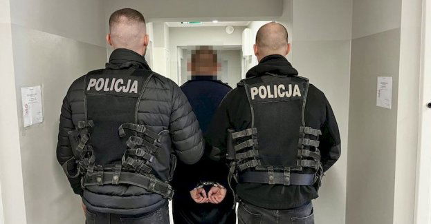 Policjanci zatrzymali 30-latka w związku z posiadaniem marihuany, amfetaminy i tytoniu bez akcyzy.