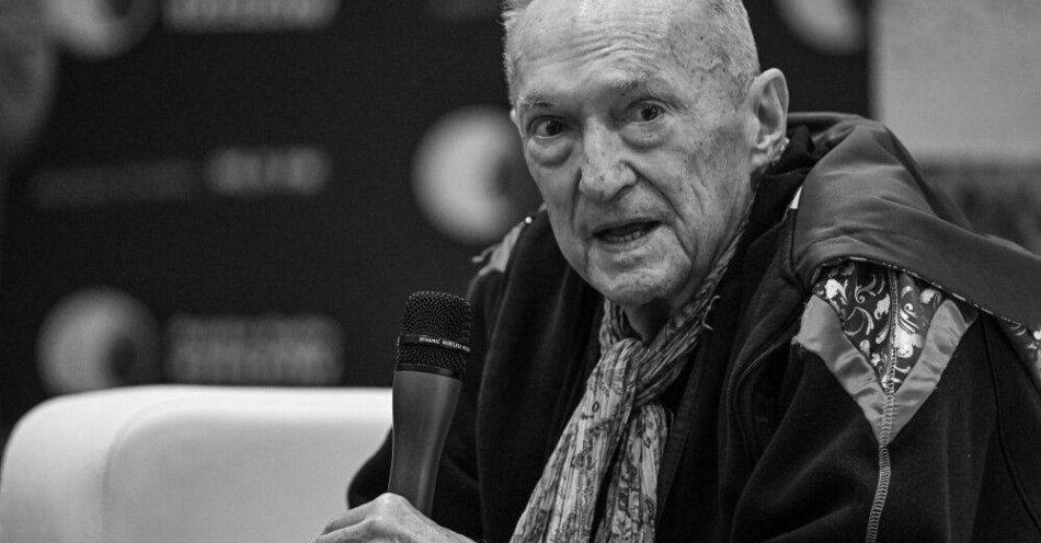 zdjęcie: Nie żyje Michał Urbaniak - jazzman, kompozytor, aranżer / Rzeszów, 23.11.2024. Muzyk jazzowy Michał Urbaniak w trakcie spotkania autorskiego podczas Świątecznych Targów Książki w Millenium Hall w Rzeszowie, 23 bm. (jm) PAP/Darek Delmanowicz ***Do tego materiału zdjęciowego dostępna jest również depesza w systemie CSI, pt.: Rzeszów/ W piątek i sobotę Świąteczne Targi Książki***