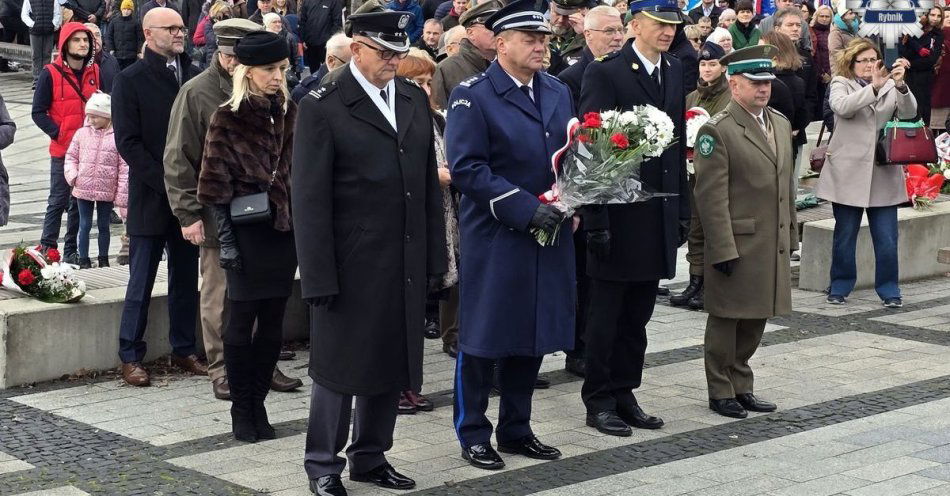 zdjęcie: Rybnik świętuje Niepodległość 107 lat razem z policją / fot. KMP w Rybniku