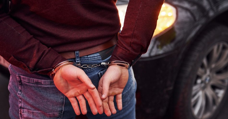 zdjęcie: CBŚP rozbiło gang zajmujący się czerpaniem korzyści z nierządu / v15245724