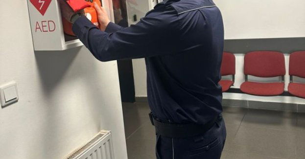 Nowy defibrylator AED dostępny w komendzie policji w Krasnystawie