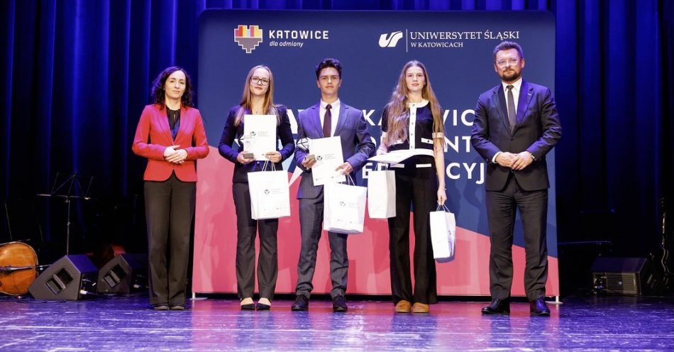 zdjęcie: Katowickie Diamenty Edukacyjne wręczone! / fot. nadesłane