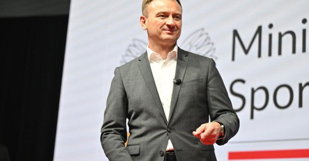 Jawność umów i wynagrodzeń osób zarządzających jednym z warunków uzyskania dotacji ministerialnych