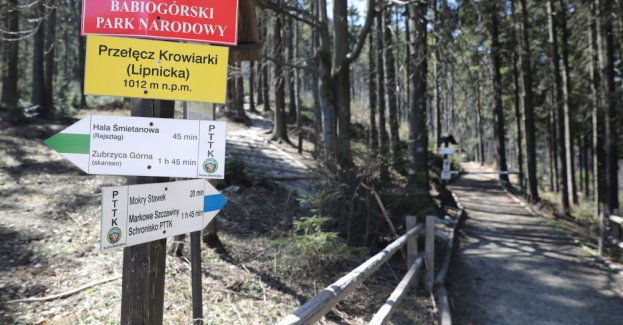 Turyści odwiedzają Babią Górę przez cały rok i przez całą dobę