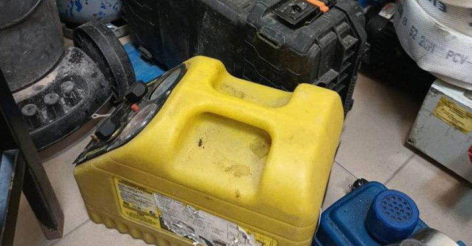 zdjęcie: Cztery osoby zatrzymane po włamaniu w Pionkach / fot. KMP w Radomiu