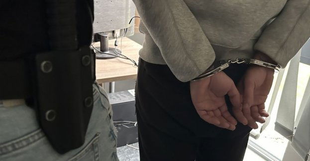 Policjanci zatrzymali trzy osoby, które wynajęły auta na cudze dane