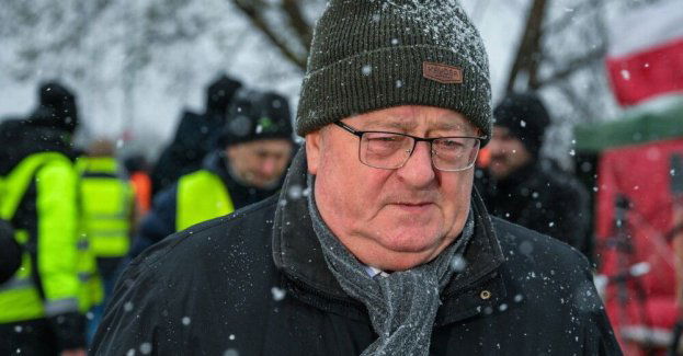 Siekierski przyjechał do rolników blokujących przejście graniczne w Medyce