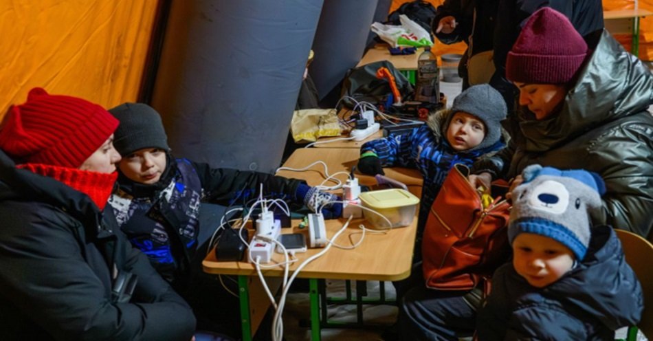 zdjęcie: Europejski Komitet Regionów apeluje o pilne wsparcie ukraińskich samorządów w obliczu kryzysu energetycznego / Fot. PAP/Vladyslav Musiienko