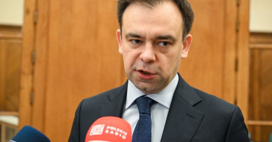 zdjęcie: Domański o decyzji prezydenta ws. SAFE: to nie jest zwykłe weto, to weto wobec polskiego bezpieczeństwa / Bruksela, Belgia, 26.02.2026. Minister finansów i gospodarki Andrzej Domański podczas wypowiedzi dla mediów w Brukseli, 26 bm. Minister Domański będzie przewodniczył posiedzeniu europejskiej Rady ds. Konkurencyjności (rynek wewnętrzny i przemysł). (sko) PAP/Wiktor Dąbkowski