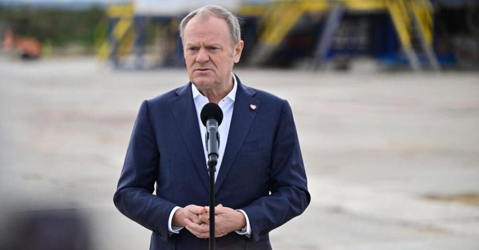 zdjęcie: Premier: pacjenci onkologiczni nie są odsyłani / Retków, 14.11.2025. Premier Donald Tusk podczas wypowiedzi dla mediów w trakcie wizyty na terenie budowy szybu Retków KGHM, 14 bm. (mk/mgut) PAP/Maciej Kulczyński