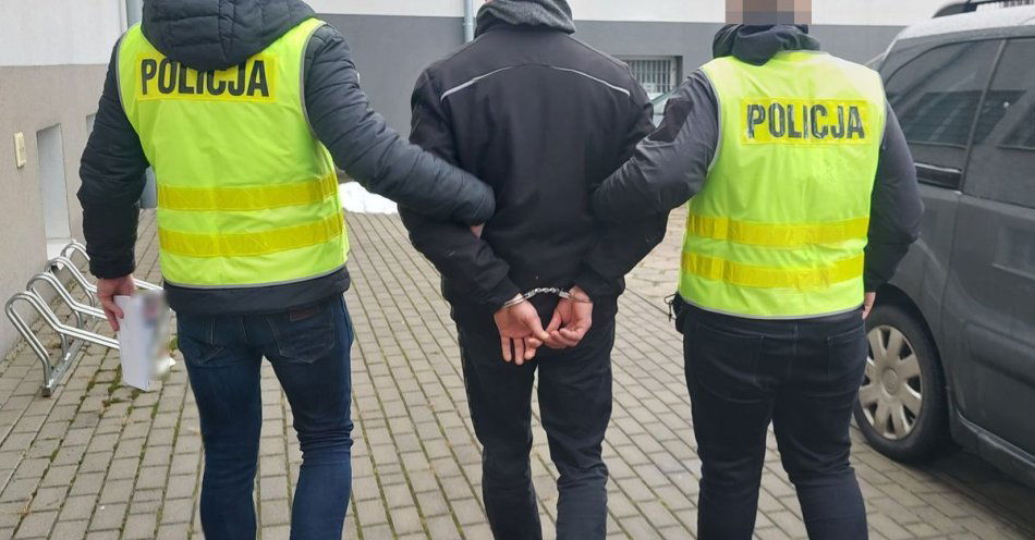 zdjęcie: Poszukiwany listem gończym zatrzymany podczas podpisu w urzędzie / fot. KMP Chełm