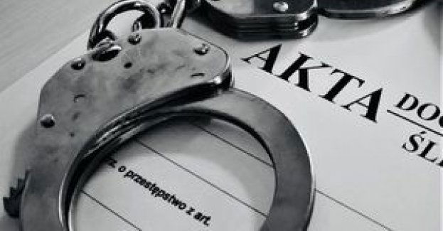 Był poszukiwany i miał przy sobie narkotyki. Wpadł podczas legitymowania