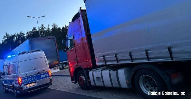 Kierowca TIR-a przemieszczał się autostradą pomimo zakazu jazdy dla ciężarówek