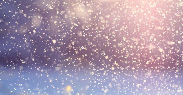 Pogarszają się warunki drogowe; mocno pada śnieg