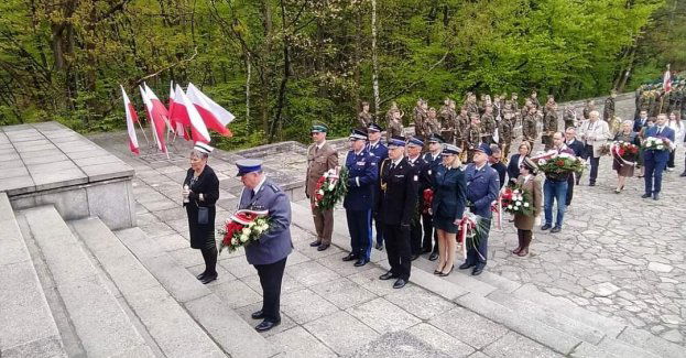 Obchody państwowe z udziałem strzeleckich policjantów