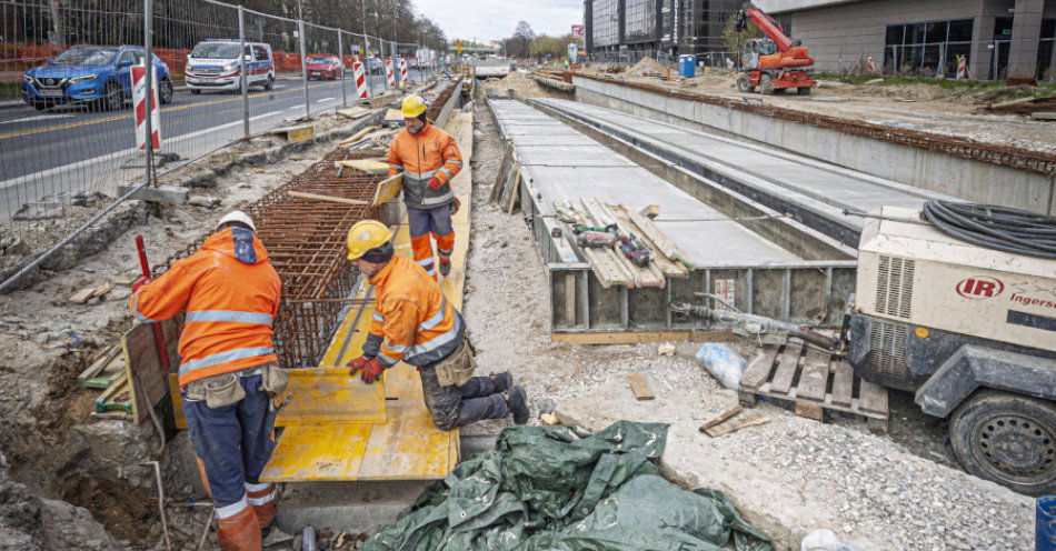 zdjęcie: Pierwsze płyty torowe w tunelu tramwajowym do Dworca Zachodniego już gotowe / fot. nadesłane