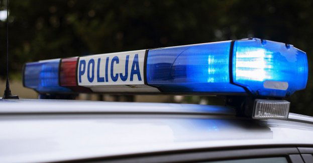 Zmiażdżone auto, zablokowana droga i ranni. To bilans kraksy na DK92
