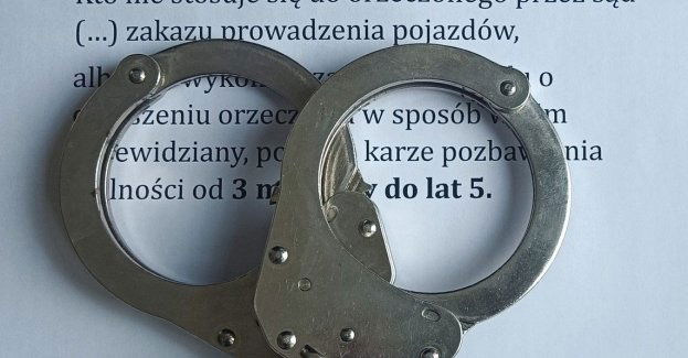 Za kierownicą auta mimo zakazów