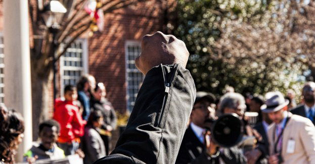 Strajk głodowy pod TVP przerwany przez koronawirusa