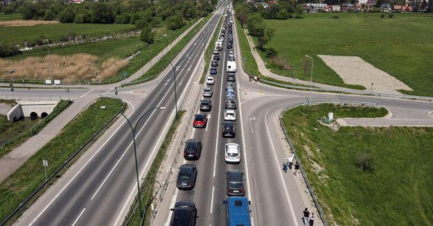 Majówkowicze wracają z Tatr; korki na zakopiance i trasach alternatywnych