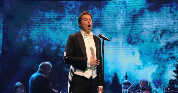 Śpiewak operowy Rafał Bartmiński odznaczony Srebrnym Medalem "Gloria Artis"