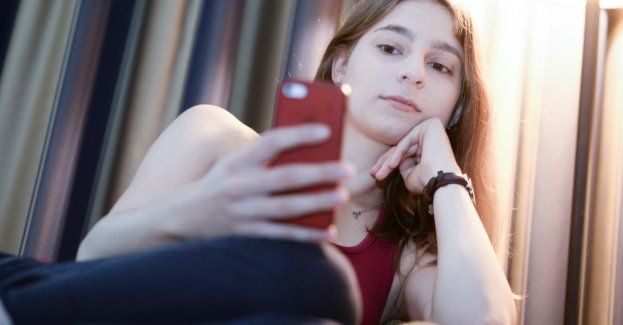 Korzystanie z telefonu przez matkę może negatywnie wpływać na rozwój mowy u dziecka