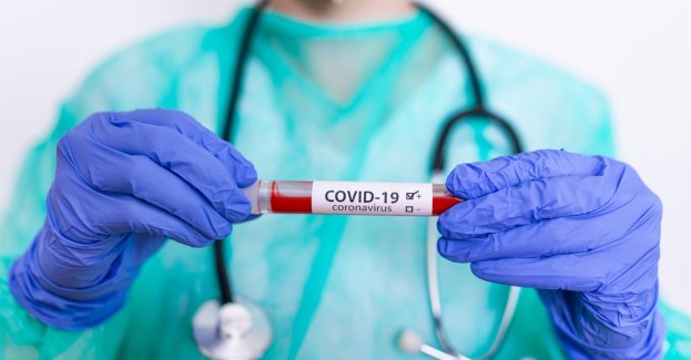 Pojedynczy pacjenci z COVID-19 w szpitalach; niektóre ograniczają odwiedziny