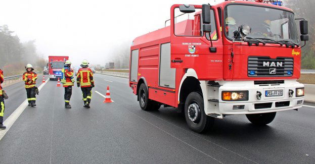 Dwie osoby poszkodowane w wypadku trzech aut w Swarożynie; dk 22 jest zablokowana