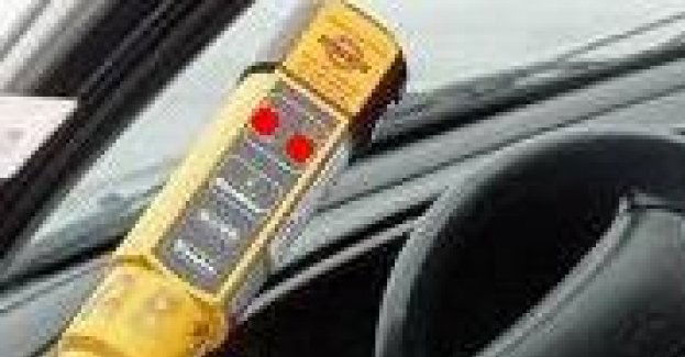 Nietrzeźwy kierowca wjechał do rowu