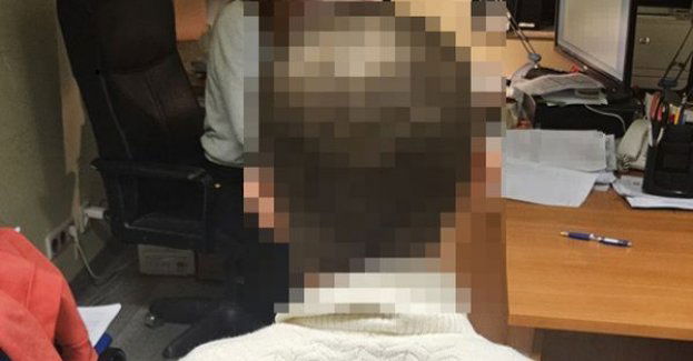 42-latek zatrzymany za stosowanie przemocy domowej. Dodatkowo dzielnicowy wydał nakaz opuszczenia mieszkania i zakaz zbliżania się