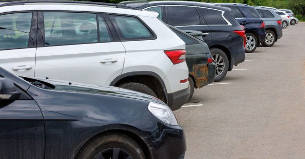 Policjanci zatrzymali dwóch paserów i odzyskali kilkadziesiąt aut