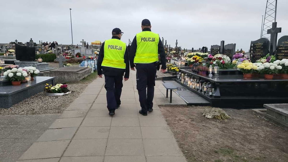 zdjęcie: Policja zadba o bezpieczeństwo na drogach przed Wszystkich Świętych / fot. KPP w Golubiu-Dobrzyniu