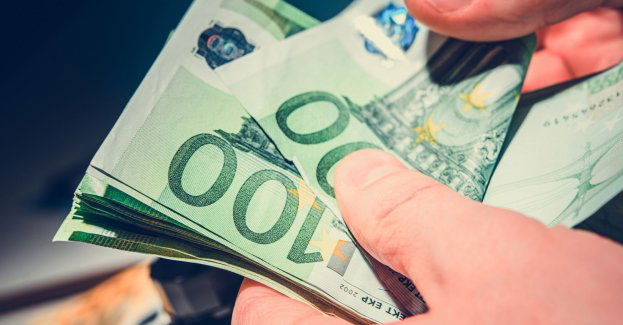 Chciał zainwestować, a stracił blisko 15 tys. zł