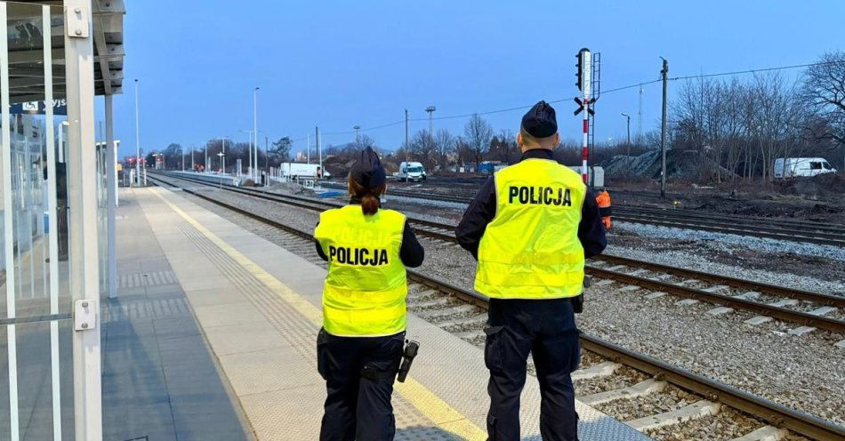 zdjęcie: Operacja TOR zwiększa bezpieczeństwo na liniach kolejowych / fot. KPP w Świdnicy