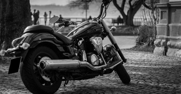 W skontrolowanym busie funkcjonariusze KAS znaleźli m.in. kradzione motocykle