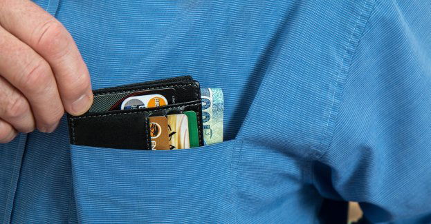 28-latek płacił cudzą kartą; grozi mu 10 lat więzienia