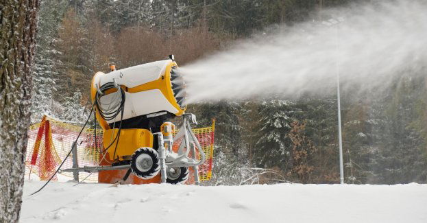 W górach zimowo; na Białym Krzyżu narciarze pojeżdżą już w sobotę